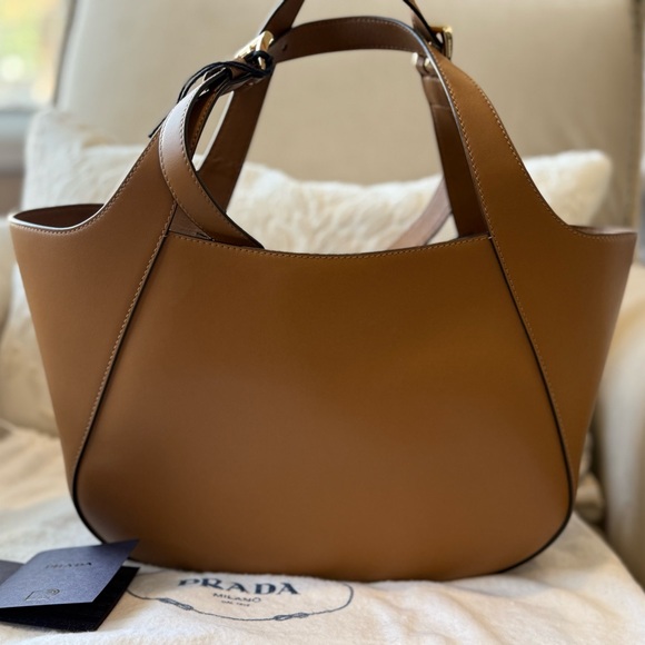 *****SOLD****Prada Bag - Picture 4 of 10